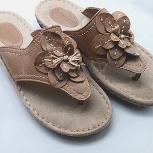 Croft and Barrow Flower Leather Thong Sandals size 9